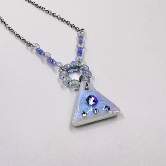 🎊HP🎊 New/Handcrafted - Iridescent Jeweled Pyramid AB Beaded “Y” Style Necklace - Picture 5 of 7